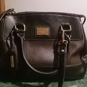 Handbag with shoulder strap